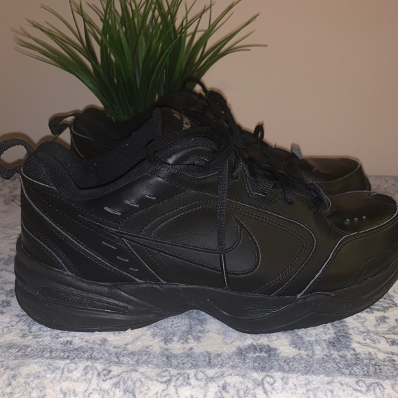 Nike Air Monarch main image 4